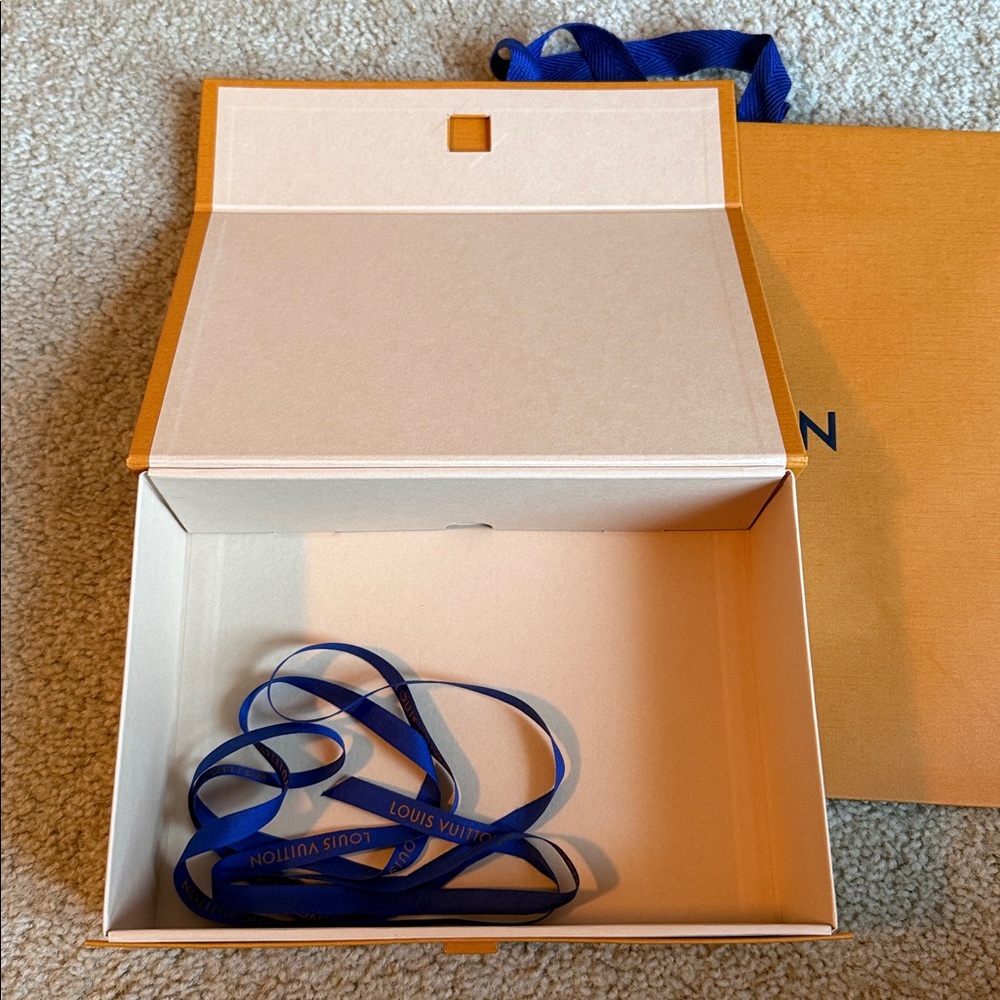 Louis Vuitton box and bag orange blue gift - Picture 3 of 3